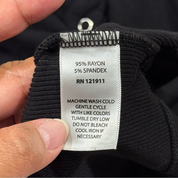 LNA Size XS Black Ribbed Long Sleeve Top Casual Comfort Relaxed Soft - Picture 4 of 4